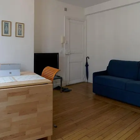 Apartment Quiet Near Montmartre Paris