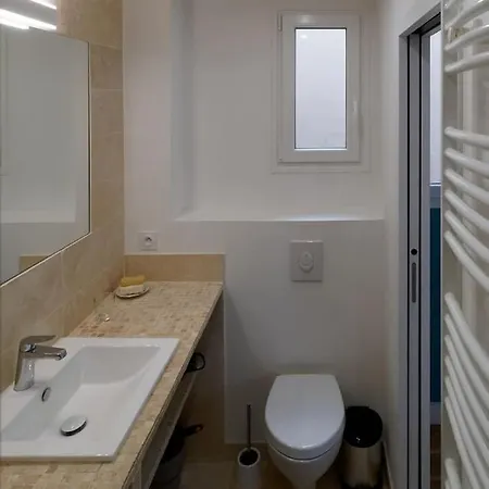 Quiet Near Montmartre Apartment *