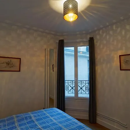 Quiet Near Montmartre Apartment Paris